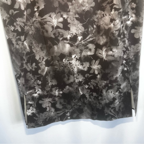 Athleta Women's Zephyr Refined Tank
Top Lumen Floral Size:SP
 Sleeveless Black - Picture 6 of 14